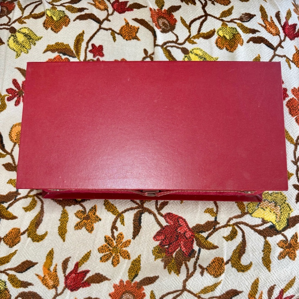 Antique Luxurious Red Velvet Storage Box with Hinged Lid - Picture 5 of 14